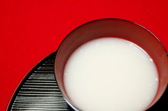 桃の節句にも甘酒
